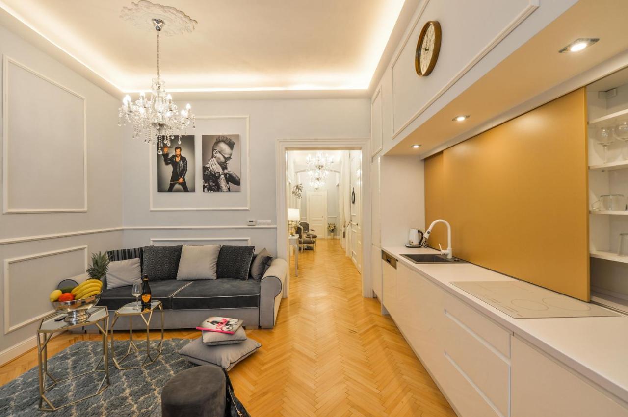 Vogue Apartment Near By Wenceslas Square Praag Buitenkant foto